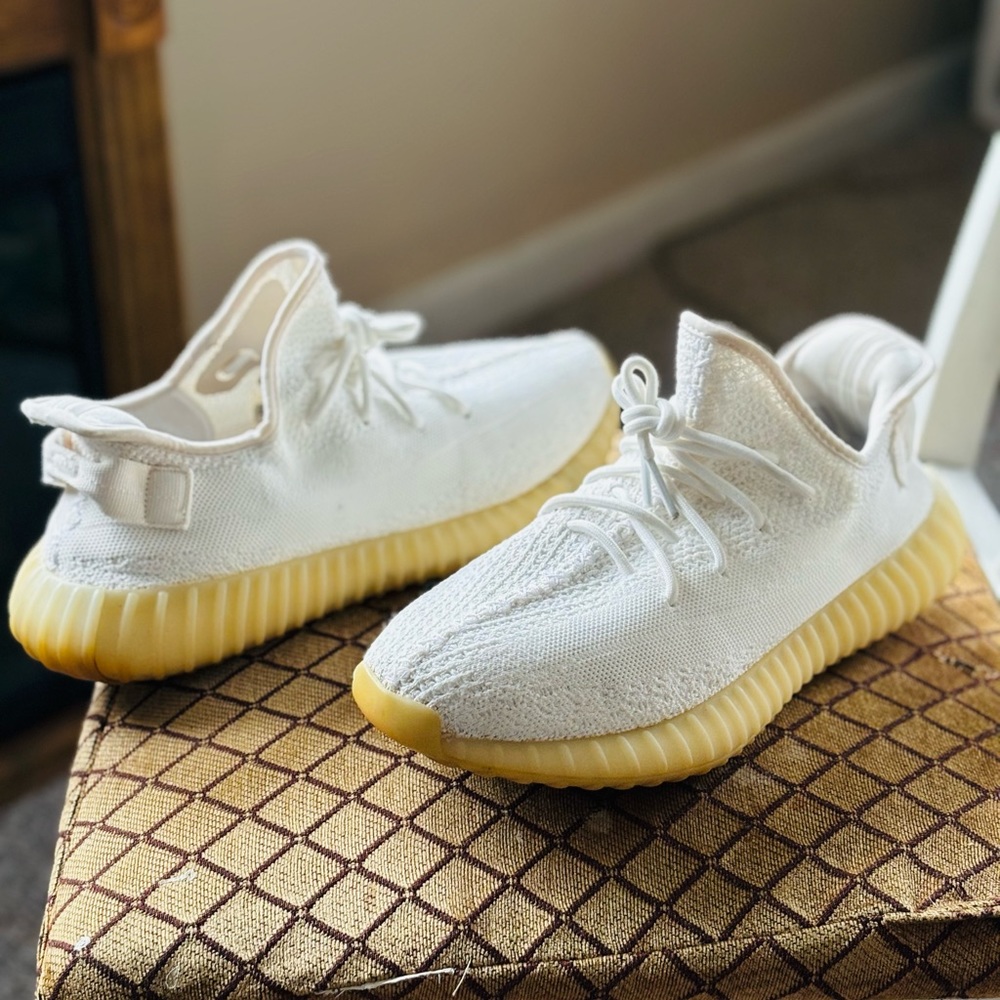 Used Yeezy trip white 9.5